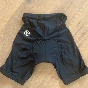 Canari  padded bike shorts    Size L